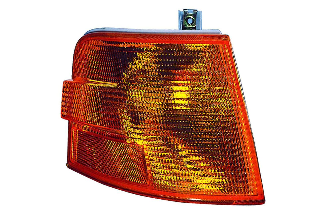 381-373-1511R-US Aftermarket, Fits Volvo VNL up to 2002 and VNM up to 2011 RH turn signal