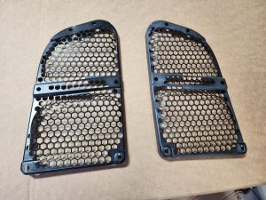 201-F6HZ-9B636-A FD- AIR VENT SCREEN RH