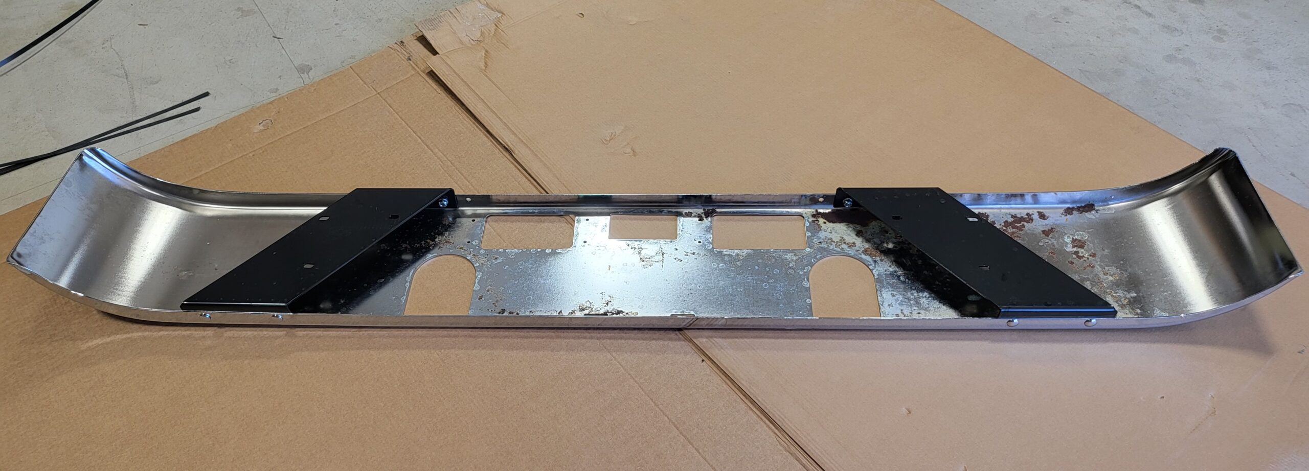 BLEM 150-BM11 Aftermarket, Fits Mack CH613 Bumper SFA 2004 and Older - Image 5